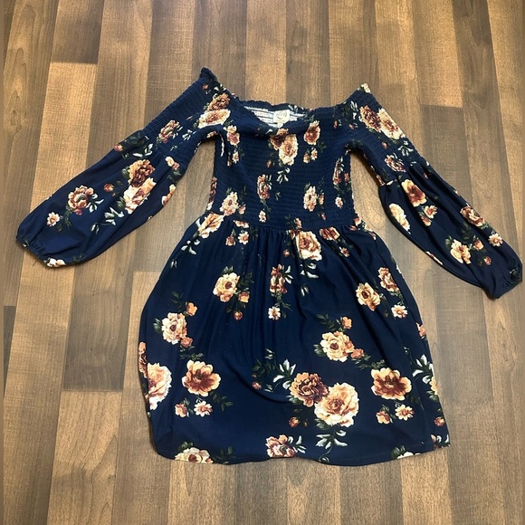 205 Collins Pink, blue and Gray Off the Shoulder Pleated Sundress - Picture 3 of 9